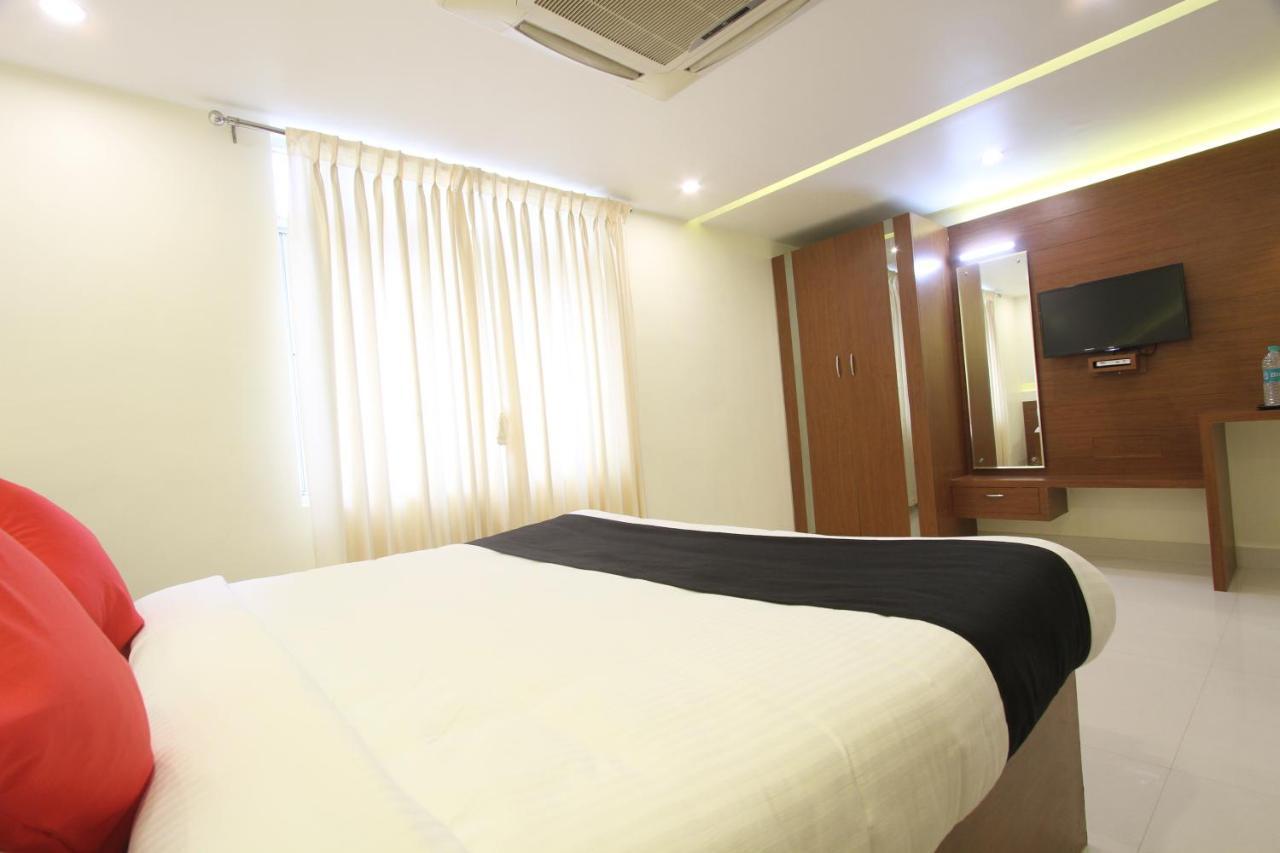 Divines Business Hotel Kuzhittura Extérieur photo