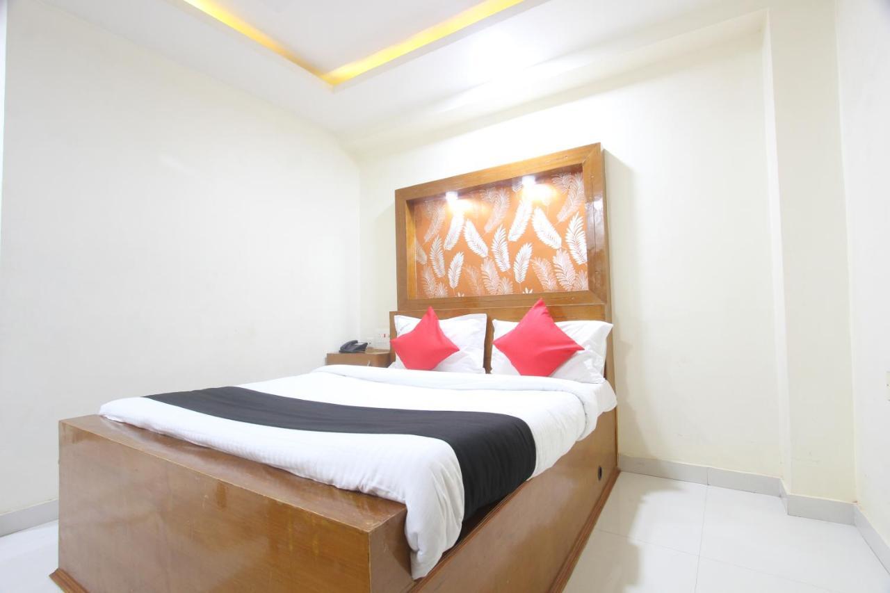 Divines Business Hotel Kuzhittura Extérieur photo