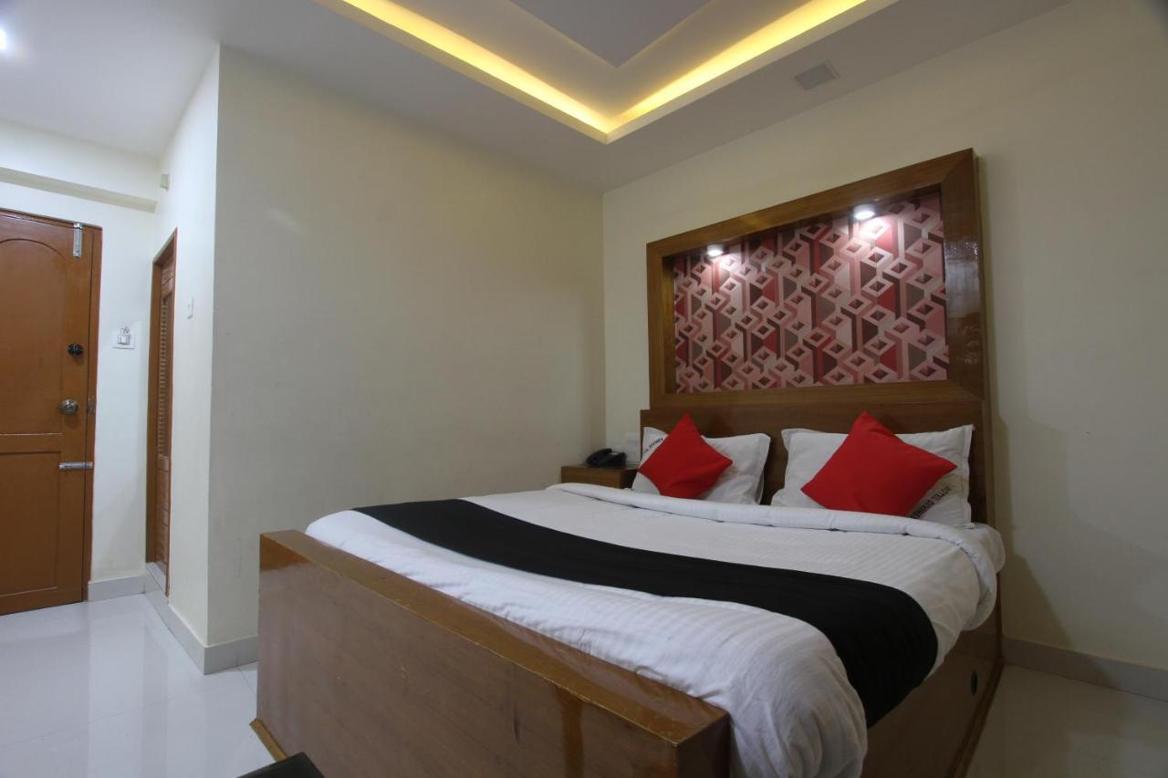 Divines Business Hotel Kuzhittura Extérieur photo