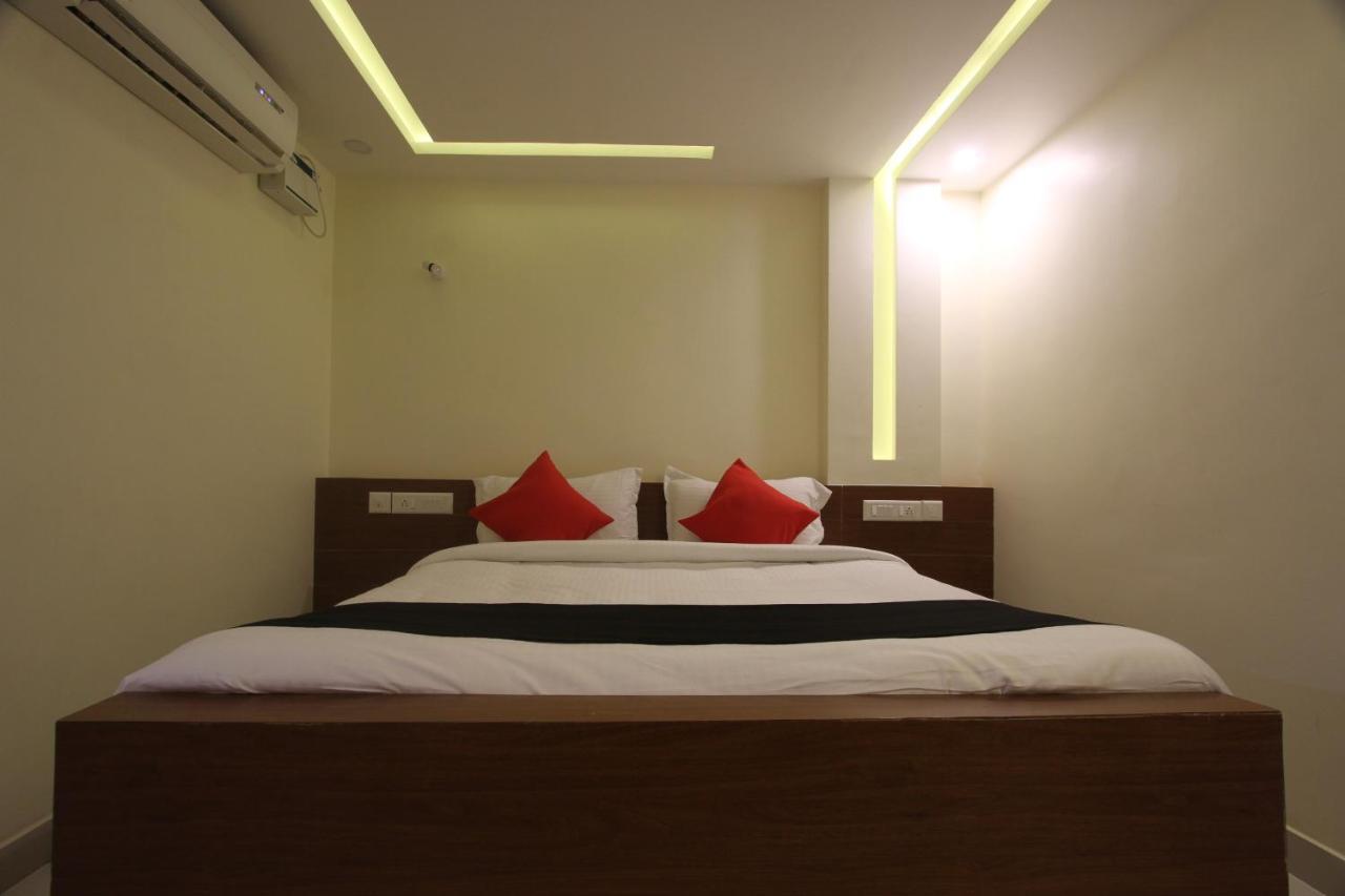 Divines Business Hotel Kuzhittura Extérieur photo